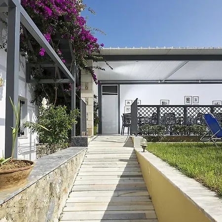 Eva Suites & 3*