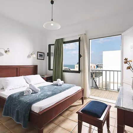 Eva Suites & מלון Agia Marina