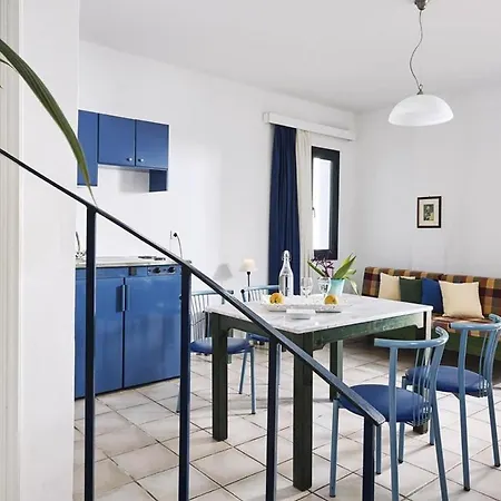 Eva Suites & מלון